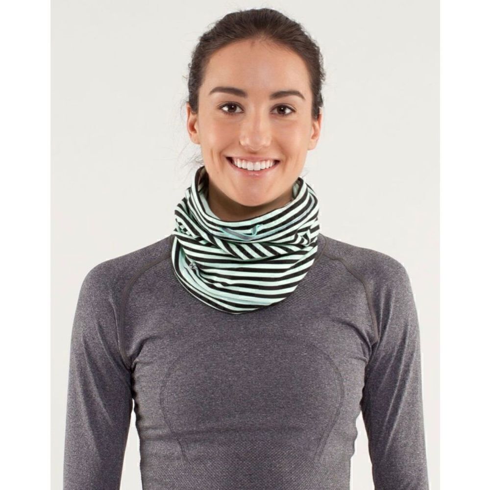 Lululemon Brisk Run Neck Warmer
Classic Stripe Mint Moment Black / Mint Moment